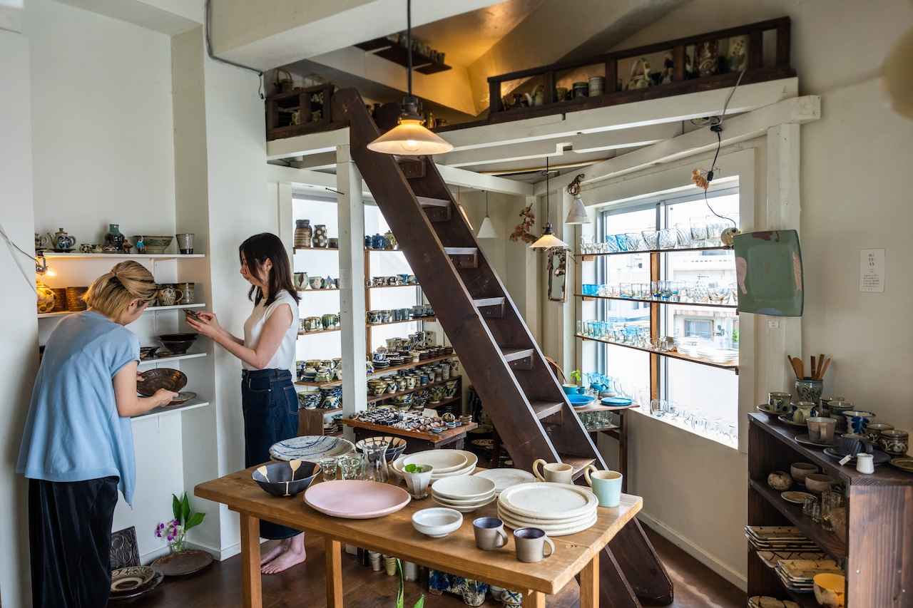 画像7: 暮らしに馴染む、やちむんの姿。カフェ&雑貨「mofgmona」