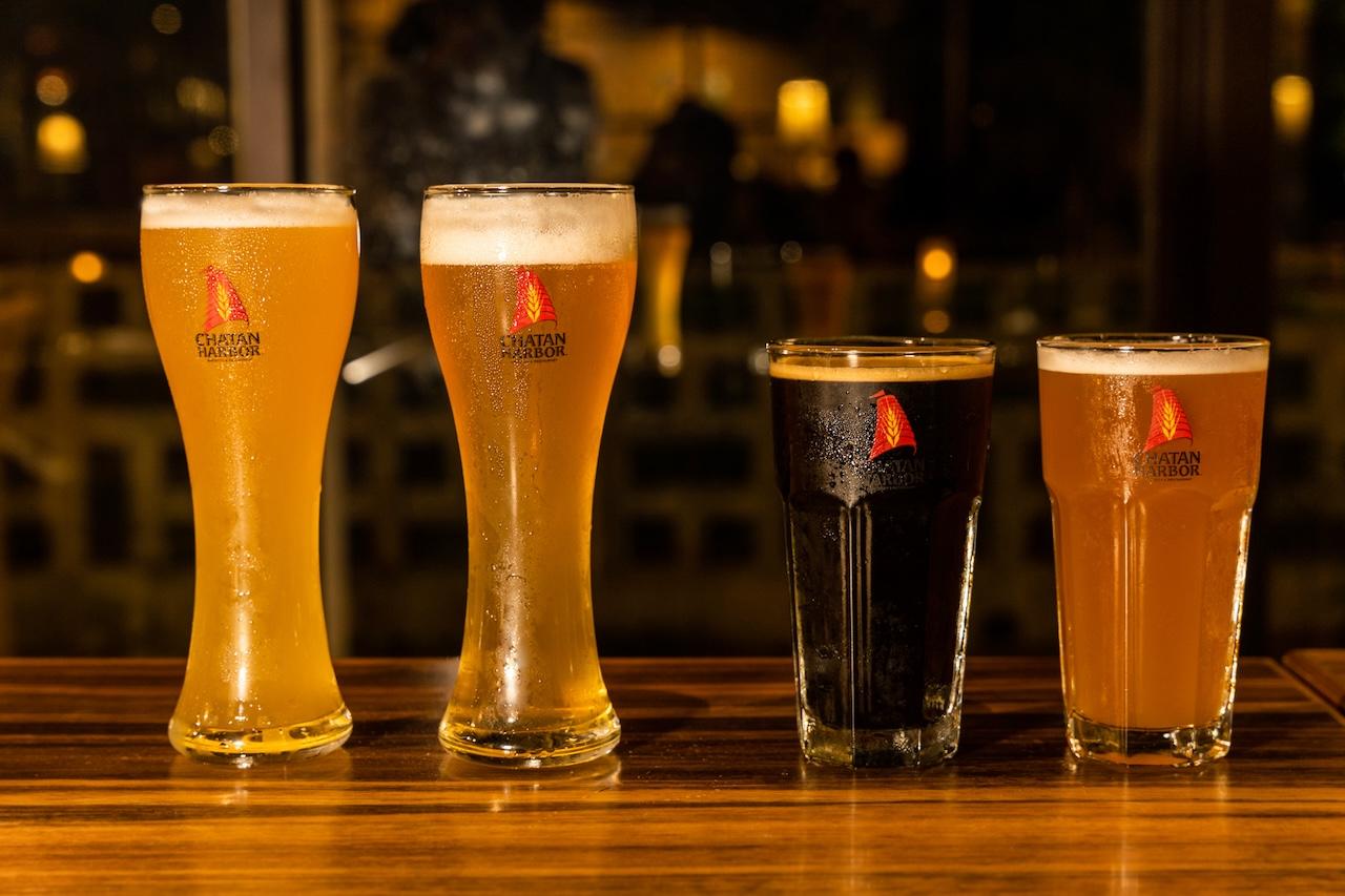 画像3: 「CHATAN HARBOR BREWERY&RESTAURANT」でクラフトビール片手に旅の思い出話を