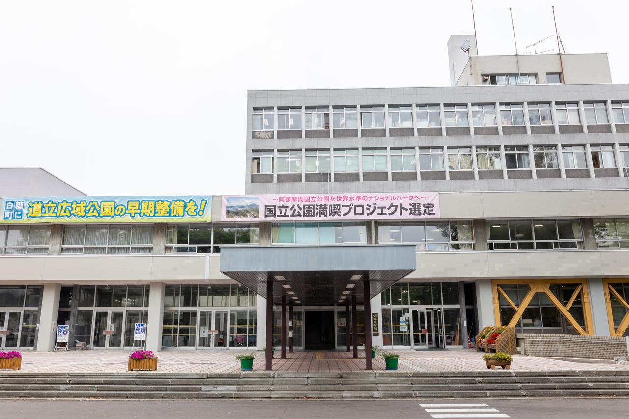 画像1: 「釧路市役所」は夏なのにホットが売れる!? 釧路の涼しさを証明する自販機