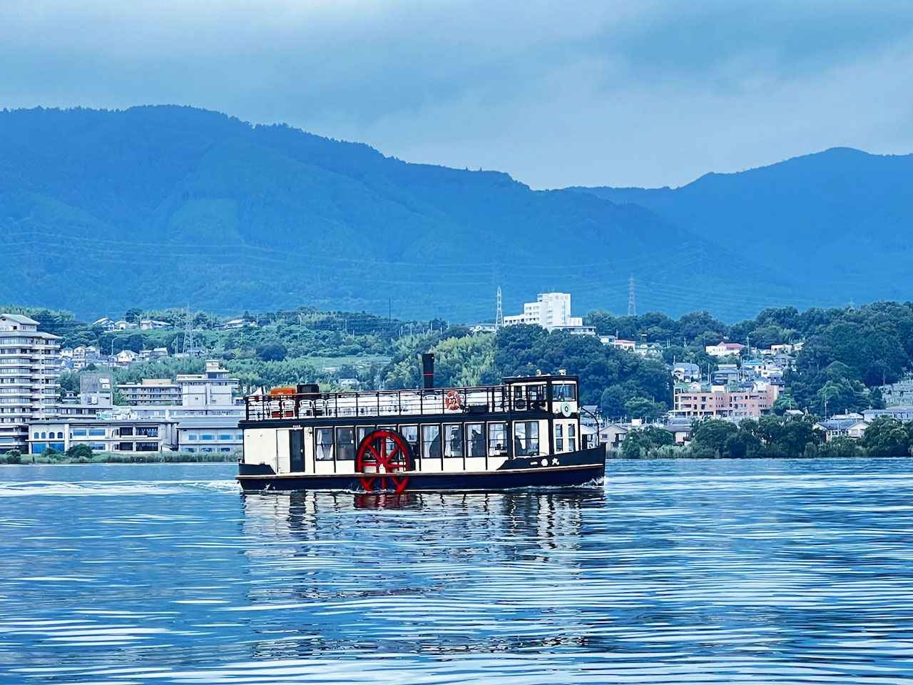 画像: 地元グルメと絶景に出合える。おごと温泉港発着の琵琶湖浪漫クルーズ