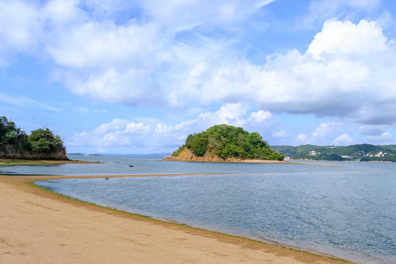 画像1: 干潮のときだけ現れる奇跡!「黒島ヴィーナスロード」へ