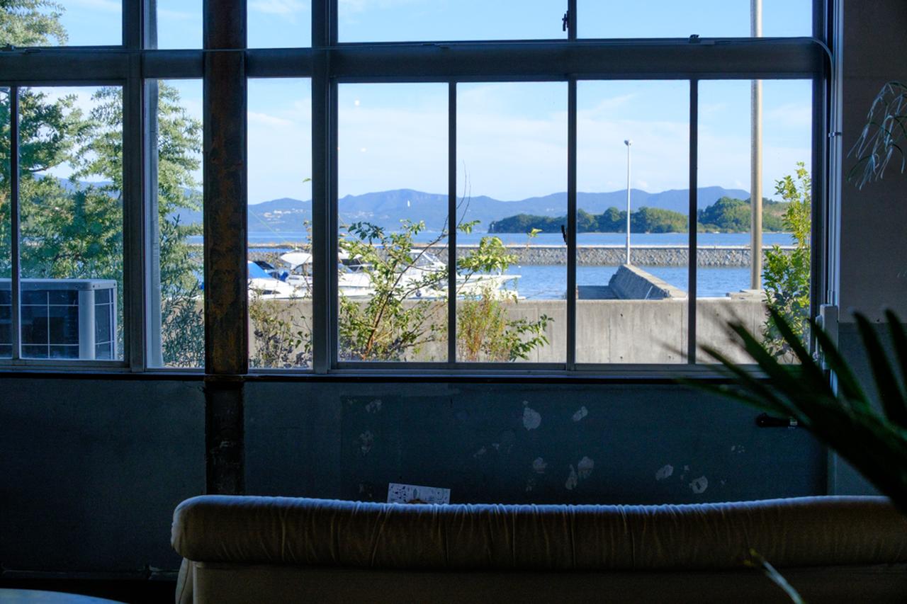 画像5: 牛窓では、海を眺める時間も旅になる