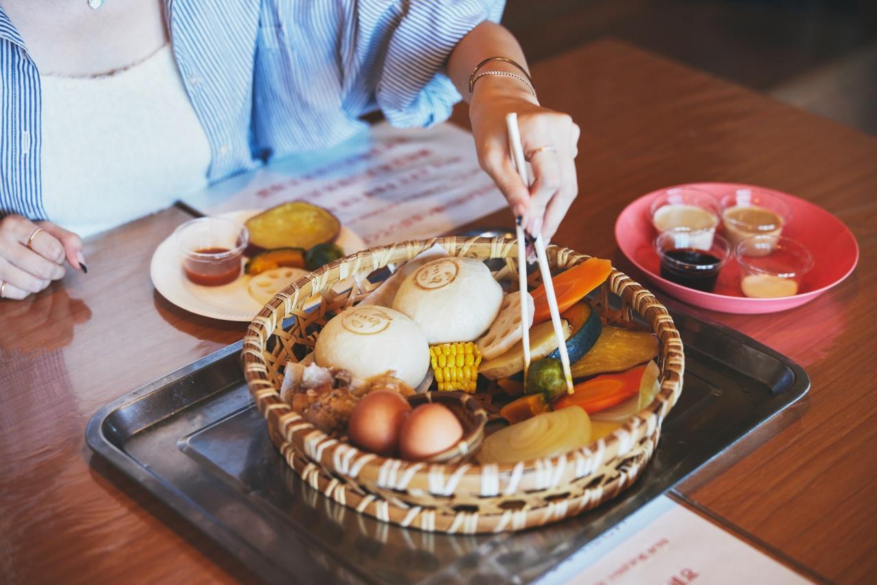 画像4: 地獄蒸し工房 鉄輪|温泉の蒸気で、朝ごはんを味わう