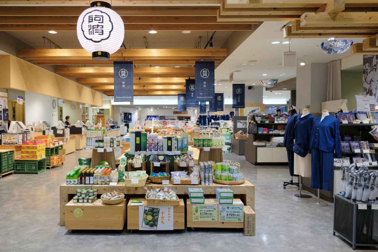 画像4: 阿波おどり会館|観て、踊って、感動して、阿波おどりを全身で体感する