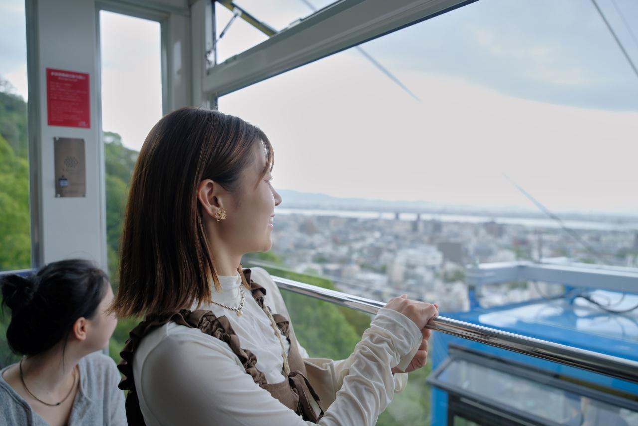 画像2: 眉山・あわぎん眉山ロープウェイ|海まで見える! 徳島を一望できる絶景パノラマ