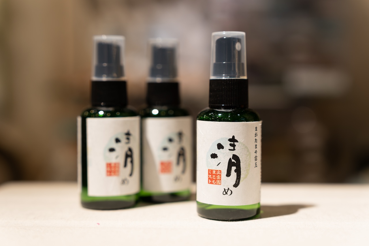 画像: 清め 2,200円。出雲大社のしめ縄や神事に使われる植物「まこも」などを配合しています