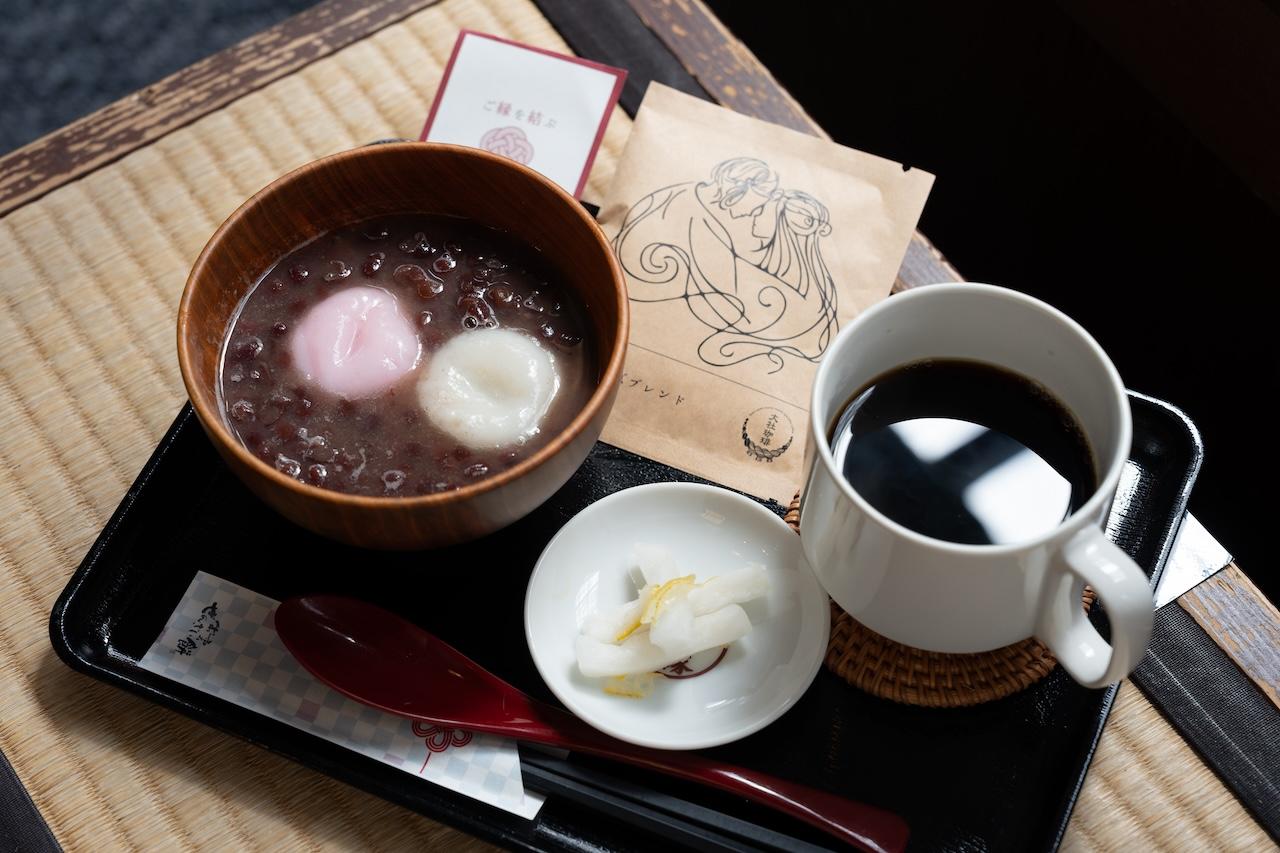 画像: 縁結びセット 1,400円。ドリップバッグのお土産と、「ご縁があるように」と5円玉が添えられています