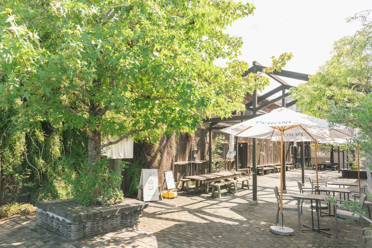 画像2: 北浜alley・iam. with bread｜レトロな倉庫街で出合う、パティシエが作るパンのカフェ