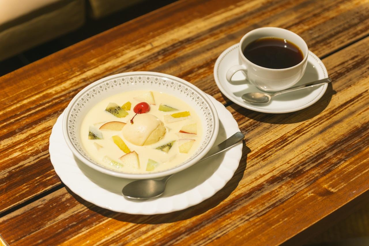 画像: 自家製サバヨンクリーム（935円）とブレンドコーヒー（495円）