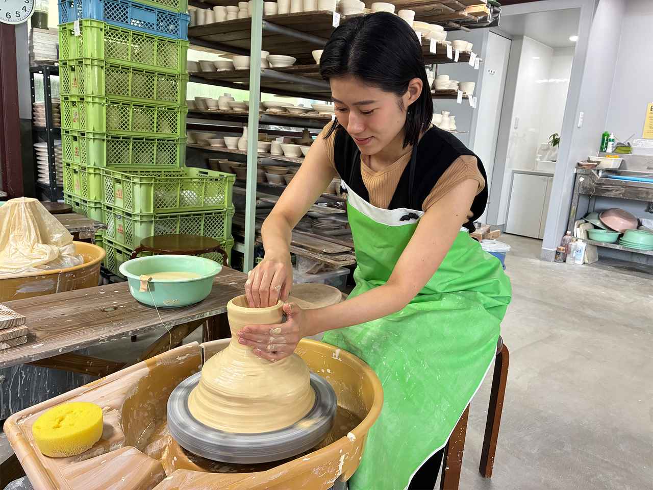 画像5: 波佐見焼の裏側を見学!MIDOUで工場見学&ろくろ体験