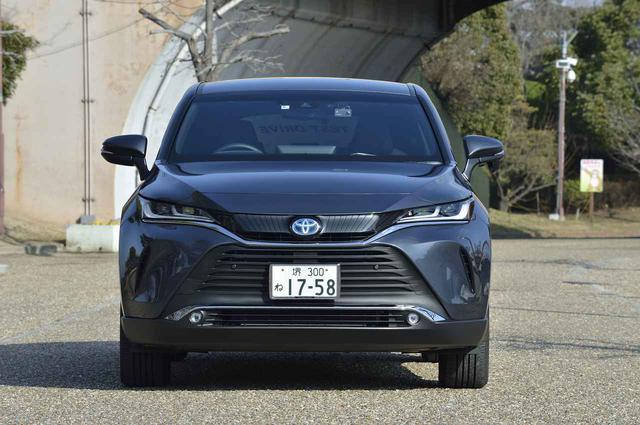 画像: トヨタエンブレムに変更されました。ハリアーエンブレムも実は隠れてるんですよ。どこでしょう。