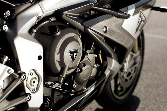 画像: 新型Moto2TM派生765ccエンジン