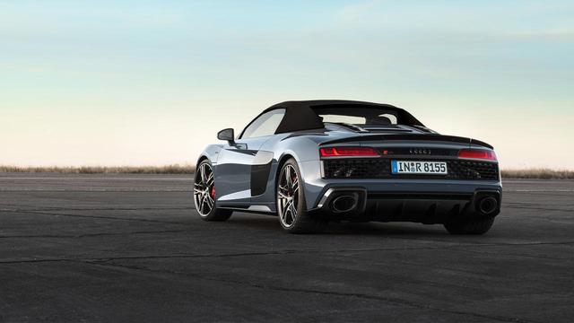 画像: Audi R8 Spyder(アウディ R8 スパイダー)のリア
