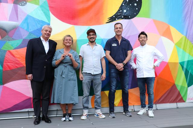画像: 画像左からフォルクスワーゲン グループジャパン代表取締役ティル・シェア氏、エヴァ・デ・クラーク氏、ピーター・エルンスト・クーレン氏、ゲリット・ヤン・ファン・フェーン(Border Sessions創設者)、入江誠氏