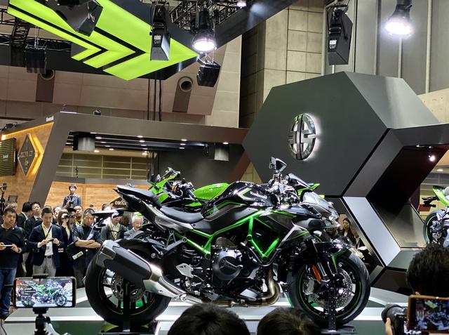 画像5: Zの称号を冠し、スーパーチャージャーを搭載した究極の公道モデル