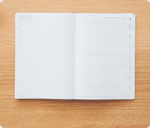 画像: 開き方向は一般的な手帳とは逆の右開き