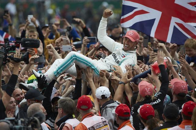 画像3: www.lewishamilton.com