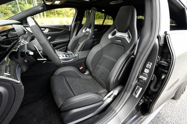 画像: シートヒーターも備わる、AMGスポーツシート。