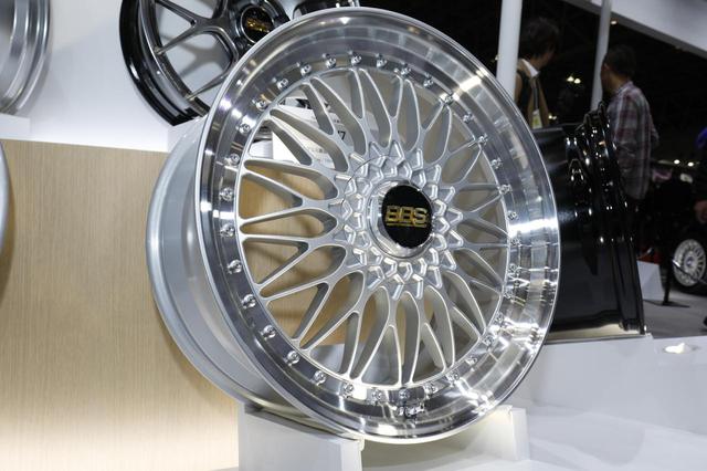画像: 50周年記念モデルとして展開予定の「SUPER-RS」 ※写真は20インチモデル