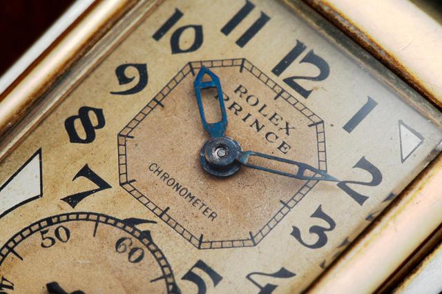 画像: 中央に印字された「CHRONOMETER」が精度の証