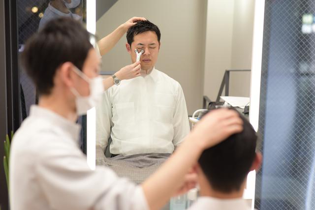 画像4: 「メディリフト」で引き上げ、EMSローラー「WAVY(ウェイビー)」で引き締める