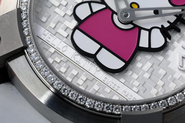 画像: HELLO KITTY SWISS MADEの刻印
