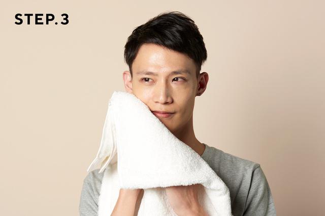 画像: 泡が残らないようにしっかりすすぎ、タオルでふきます www.makuake.com