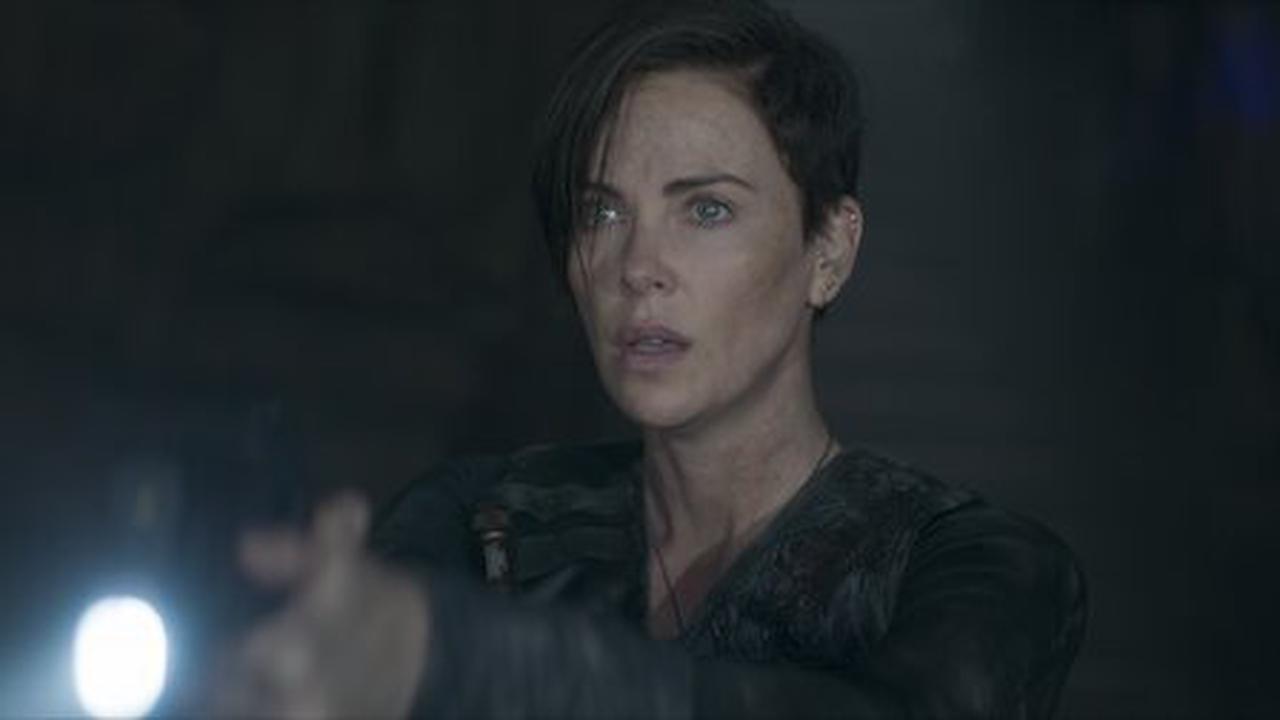 OLIVER PEOPLES オールドガード シャーリーズセロン着用 サングラス OLIVER PEOPLES オールドガード シャーリーズセロン着用 サングラス