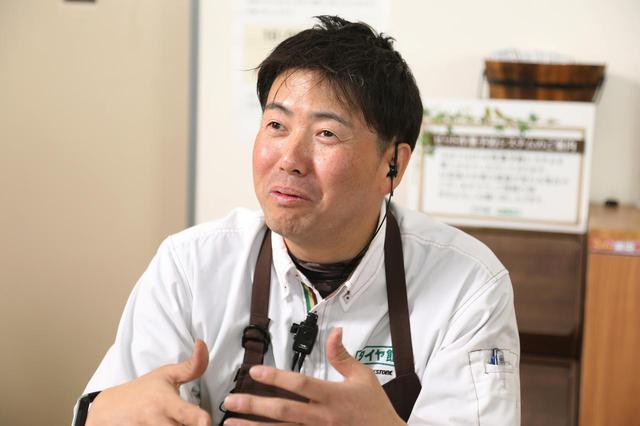 画像: 同店にて店長を務める内海聖史(うつみ・まさし)さん。親切丁寧、分かりやすい説明には定評がある
