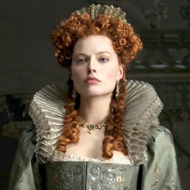 画像: エリザベスI世(マーゴット・ロビー) イングランド女王(在位 1558-1603) www.2queens.jp