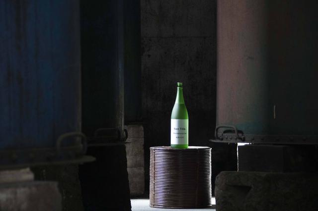画像: 「NonTitle.(無題)」 今期の酒造りが終わった蔵を背景にした一枚。