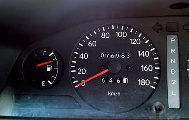 画像: ロカ岬に到着した時点でのカルディナのオドメーターは76983km。