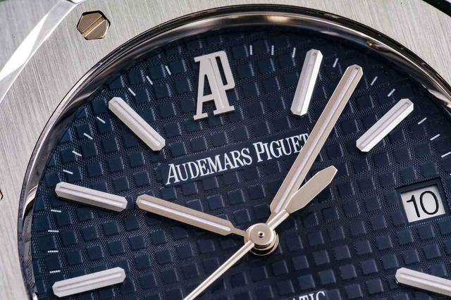 オーデマ・ピゲ ロイヤルオーク 「Ref.15300」【今週の逸本 Vol.144