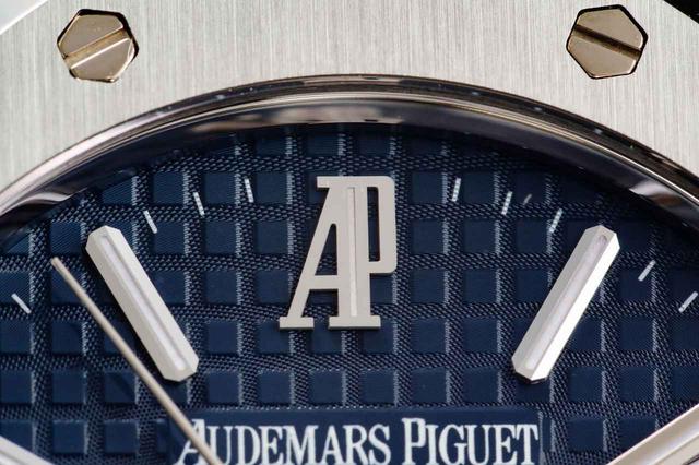 オーデマ・ピゲ ロイヤルオーク 「Ref.15300」【今週の逸本 Vol.144