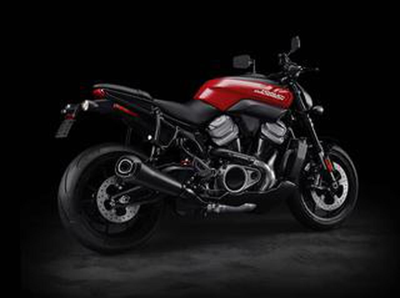 ハーレーがストリートファイターモデル「BRONX」を初公開!975ccの新型