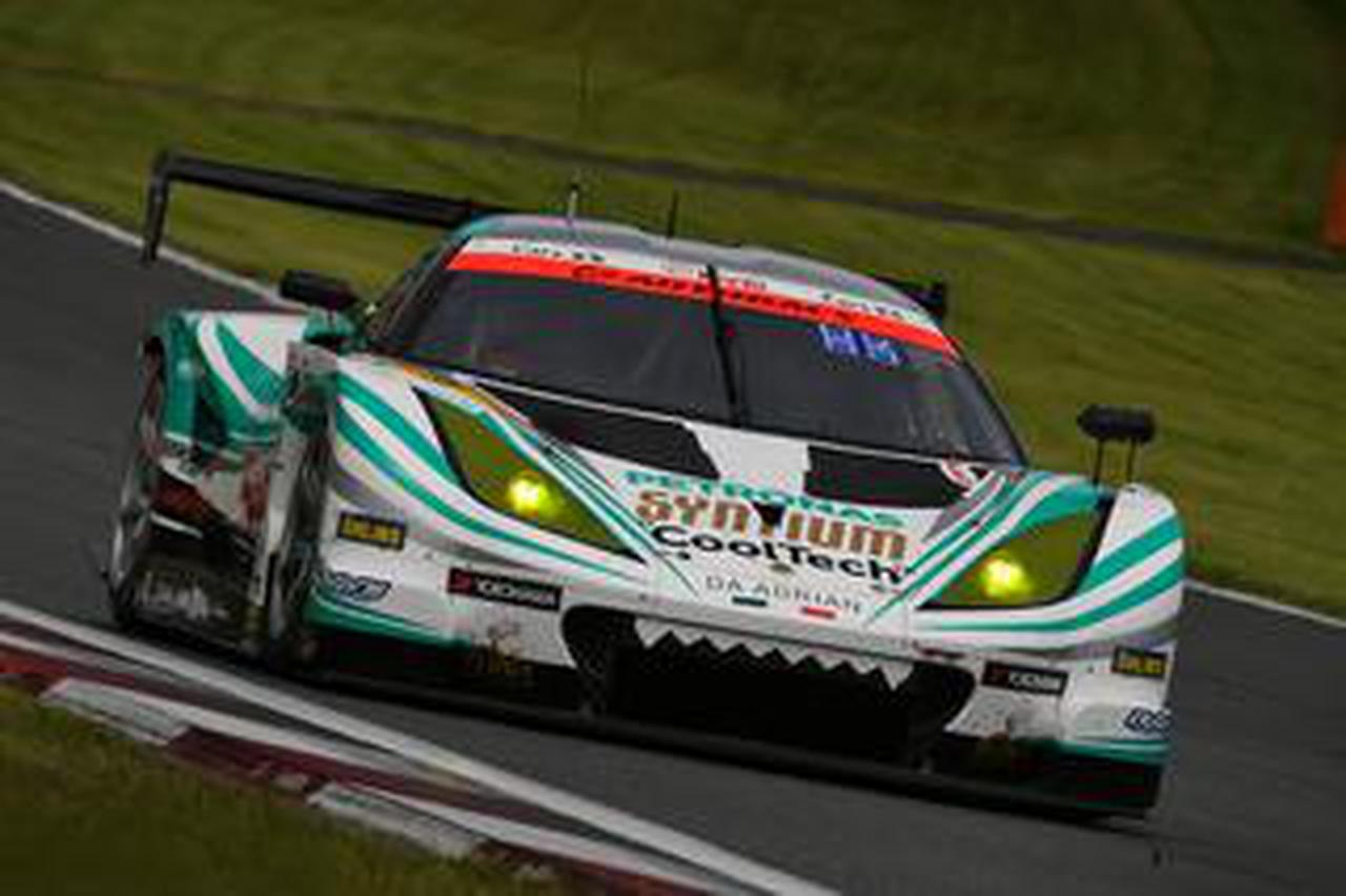 ロータス・エヴォーラがチーム10年ぶりの勝利!【スーパーGT Rd02富士SW