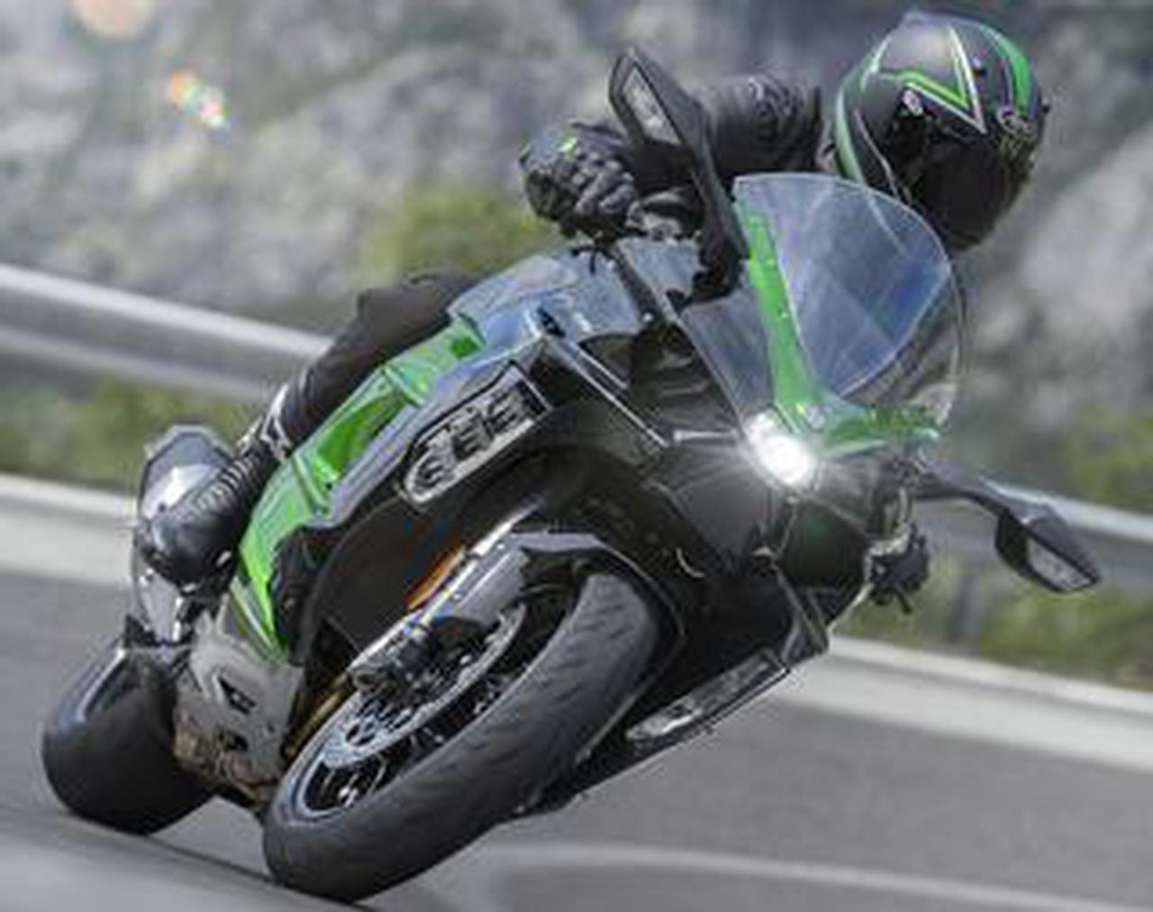 カワサキが「Ninja H2 SX」シリーズの2022年型 国内仕様車を発表