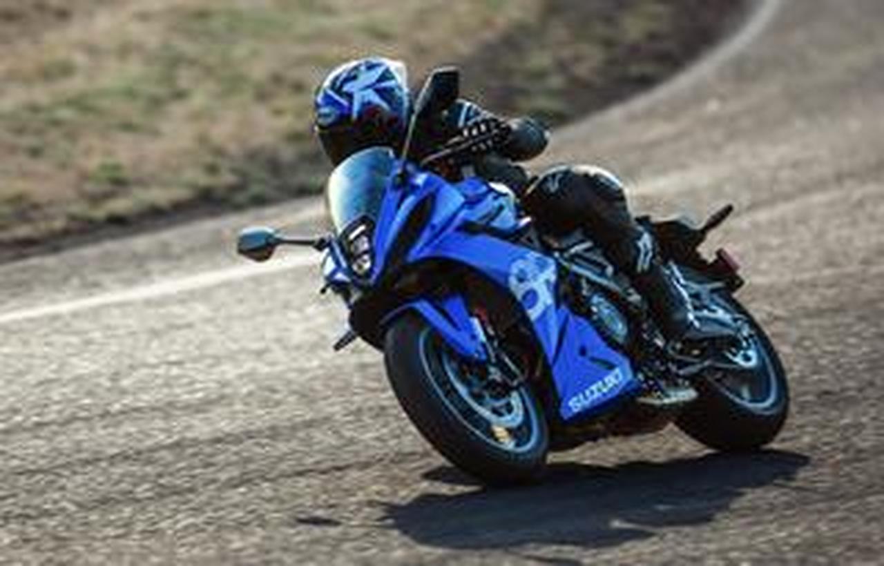比較】新型『GSX-8R』とネイキッドバイク『GSX-8S』&『SV650』の違いを 比較】新型『GSX-8R』とネイキッドバイク『GSX-8S』&『SV650』の違いを