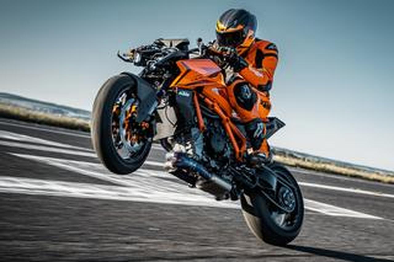 KTMの新型車「1390 SUPER DUKE R EVO」は日本でも発売される! 価格
