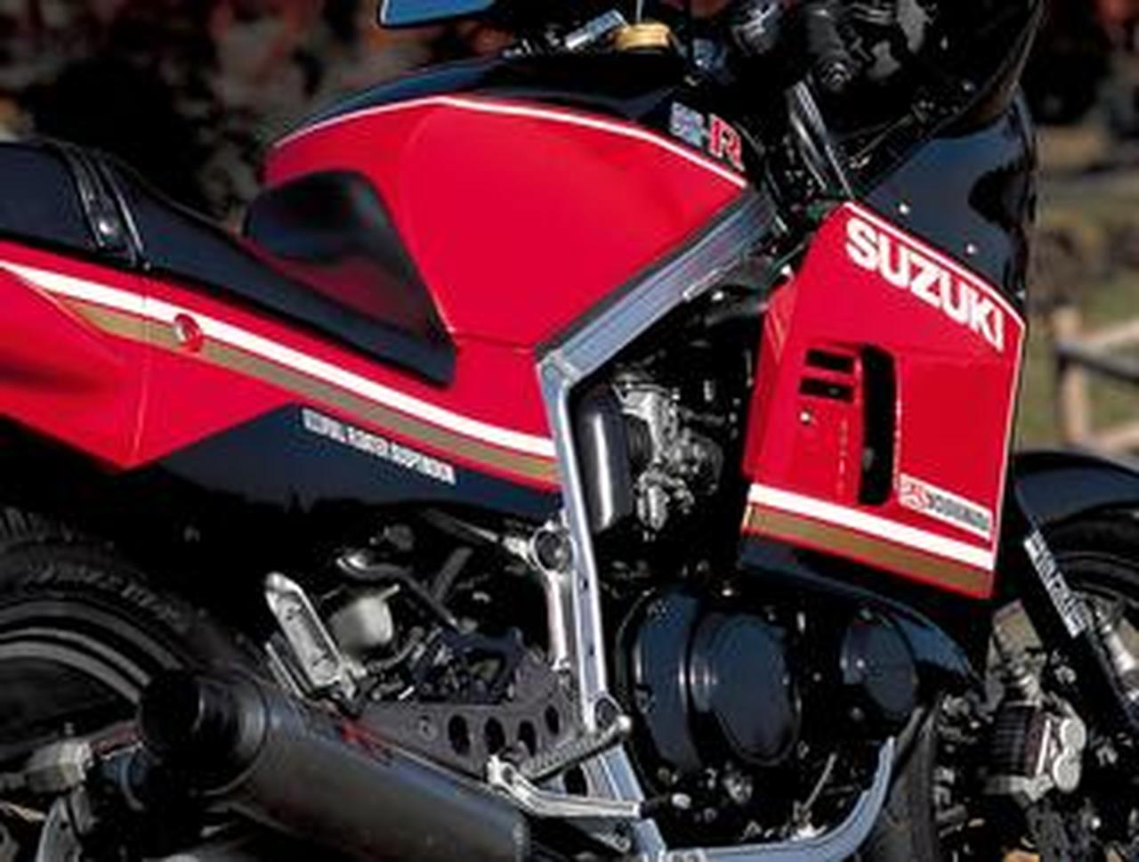 スズキ「GSX-R(GK71B)」(1984年)|新開発エンジンとアルミフレームで
