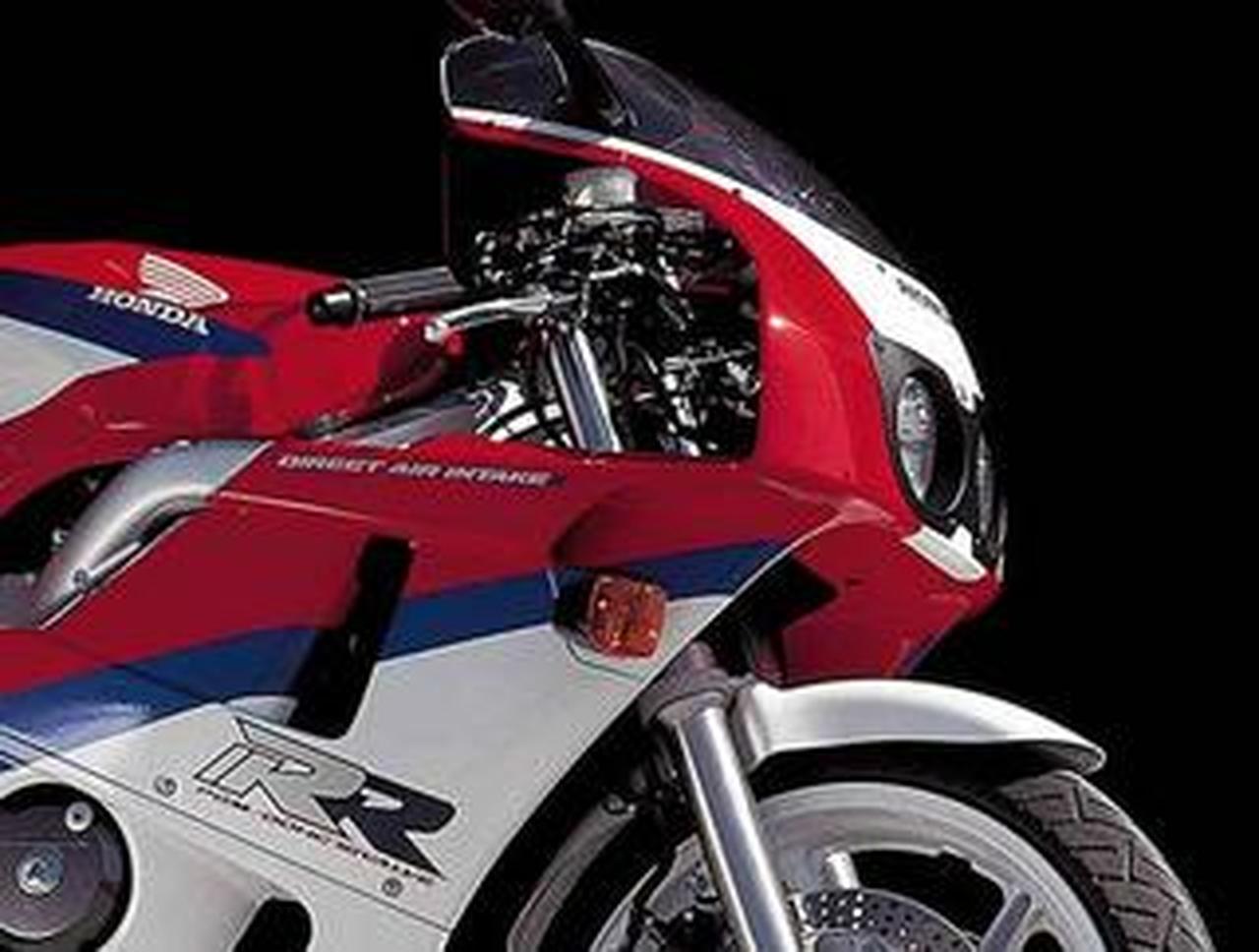 ホンダ「CBR400RR(NC29)」(1990年)新エンジンと低重心フレームによって