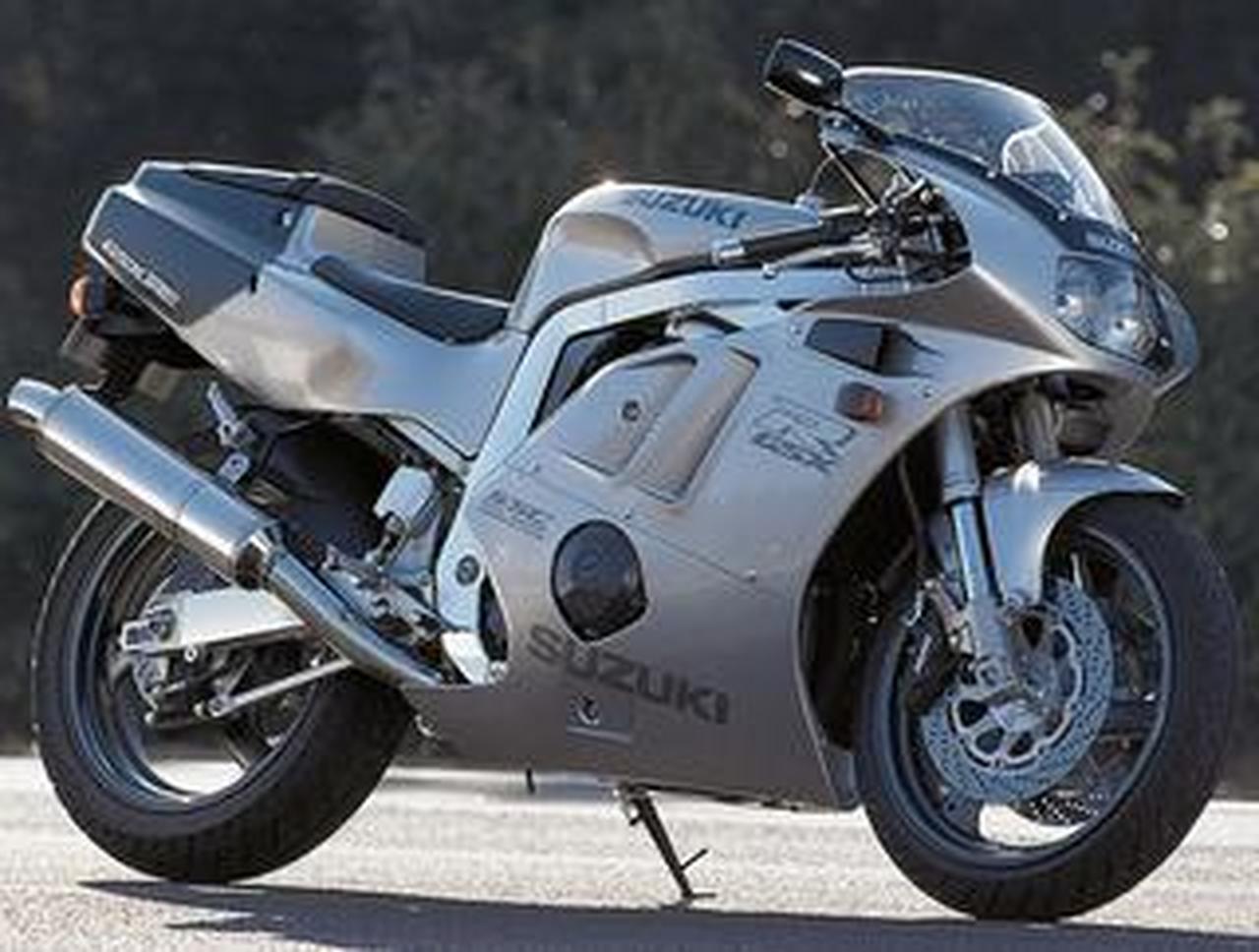 スズキ「GSX-R400R(GK76A)」(1990年)エンジンを熟成しフレームをダブル