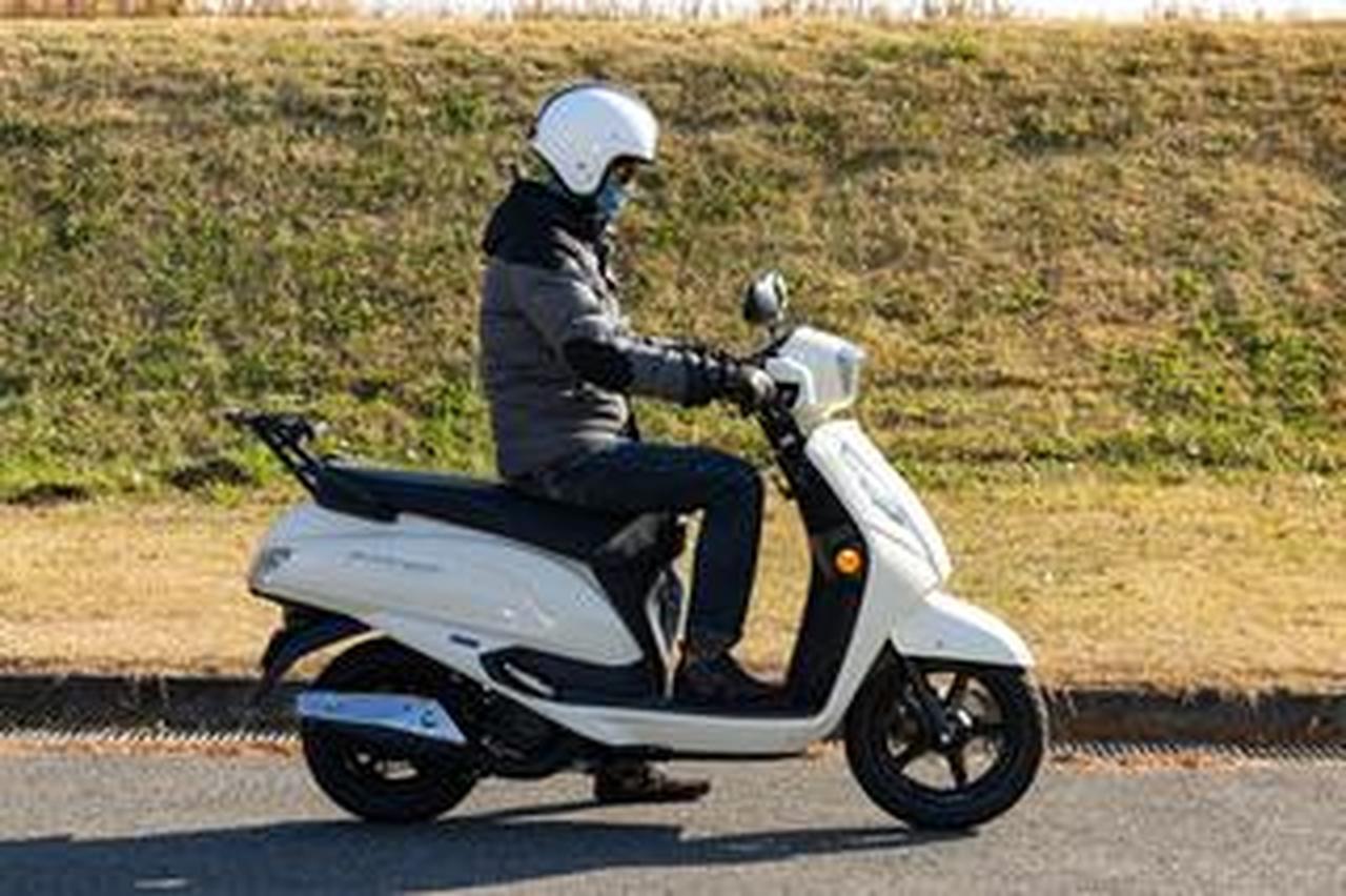 スズキの125ccスクーター『アドレス125』の実走燃費は? 足つき性