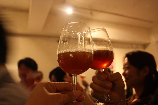 画像4: 通常の約2.5倍~7倍のホップを使用。アルコール度数10%の長期熟成ビール