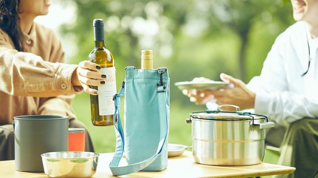 画像: どこでもWINEバッグ 防水にもすぐれ、衝撃にも強い素材 おしゃれなデザインで、テーブルの上に置いても活躍