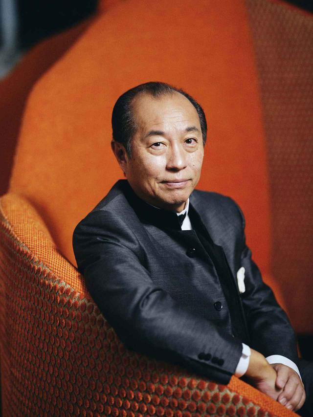 画像: 田崎真也氏 Shinya TASAKI 1958年、東京都生まれ。95年「第8回世界最優秀ソムリエコンクール」で日本人として初めて優勝。99年、フランス農事功労章シュヴァリエ受章。2011年、黄綬褒章受章。17年まで国際ソムリエ協会会長を務めて、 現在、一般社団法人日本ソムリエ協会会長を務める