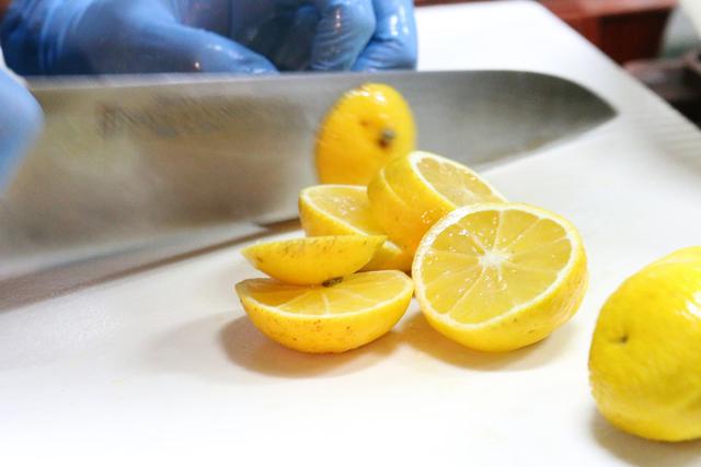 画像2: 使用量は麦芽の30%!果皮も果汁もまるごと投入