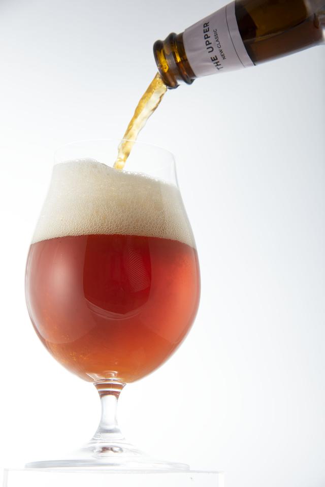 画像: コラボで生まれたビールは、ほのかに薫香が立つスモークIPA