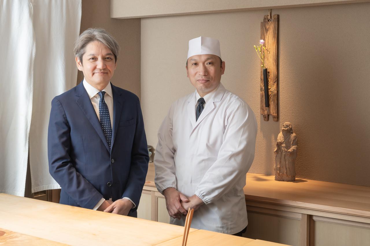 画像: オーナー・ソムリエの飛田泰秀氏（左）と店主の石田伸二氏