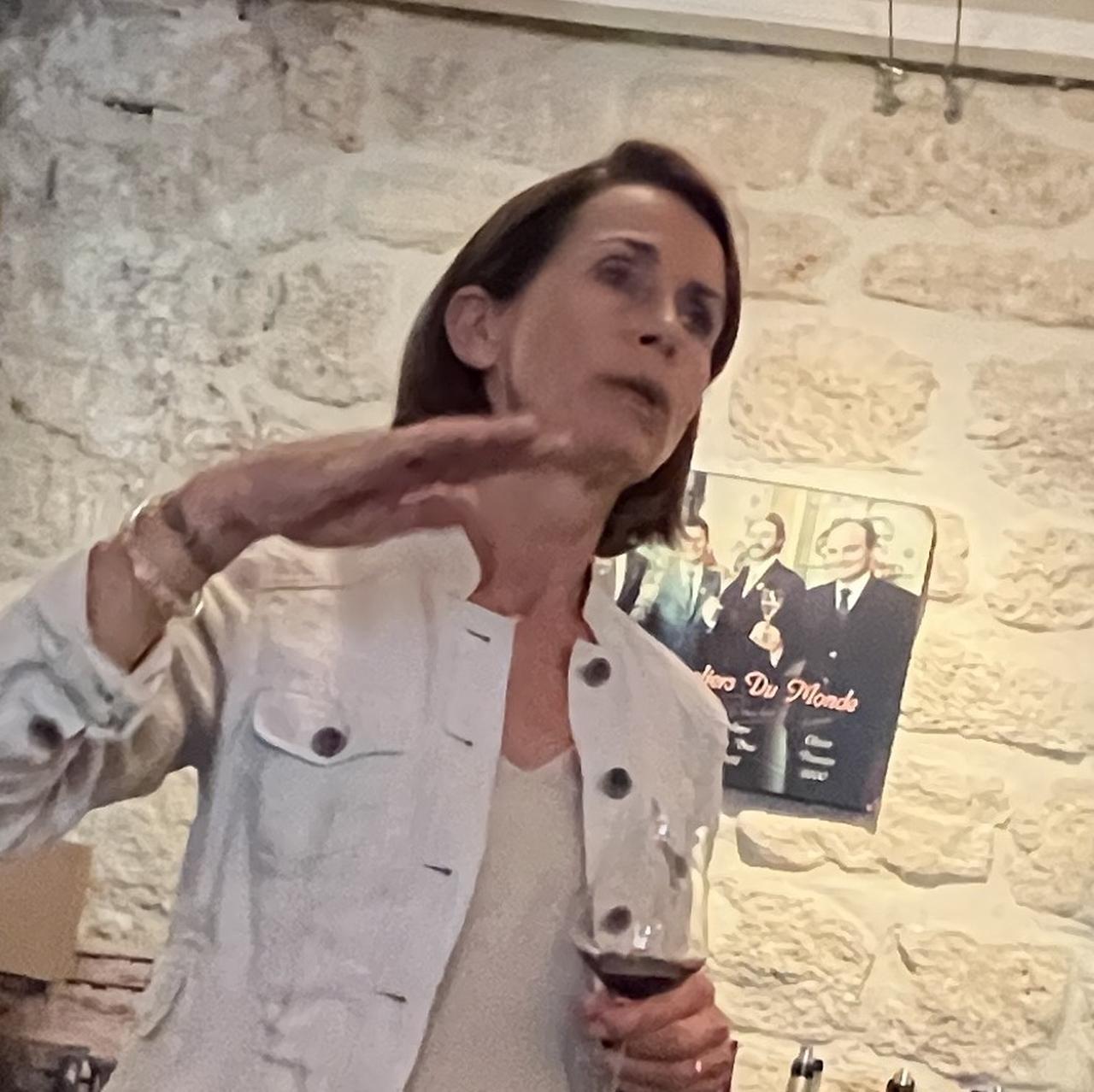 画像: サラ・ルコント・キュヴリエさん－シャトー・ル・クロック支配人